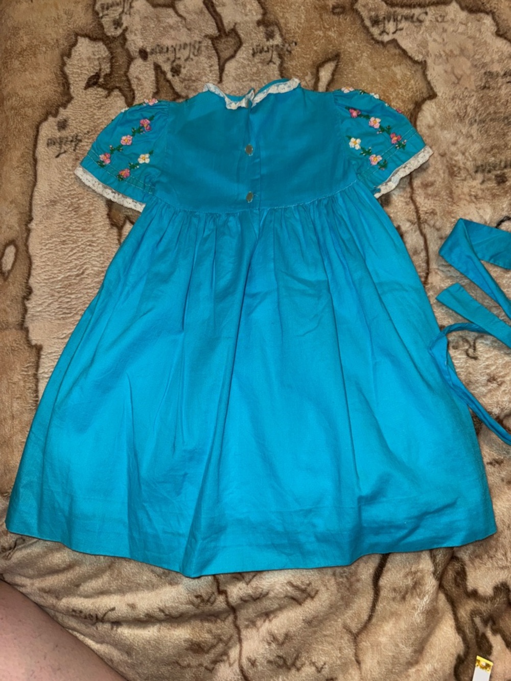 🖤VINTAGE 1980s BLUE FLORAL EMBROIDERED DRESS SIZE 6-9 MONTHS🖤 - Picture 7 of 7